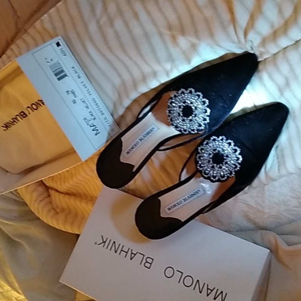 Manolo Blahnik  black velvet ♥rinstone placket  size 40 1/2 ladies mules